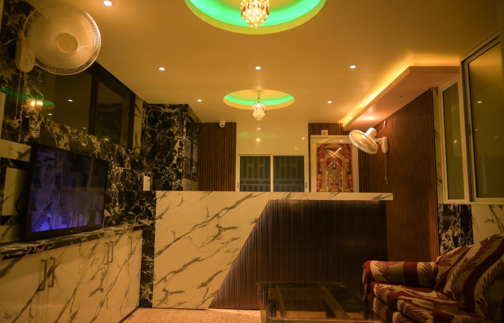 Hotel Hangout